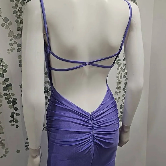 La Femme Lavender Maxi Gown Size 2 - Picture 8 of 10